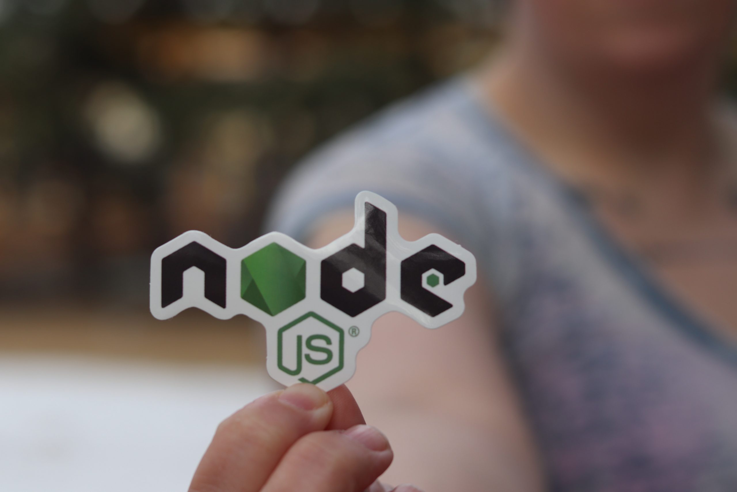 Pros and Cons of Node.js Web App Development 
